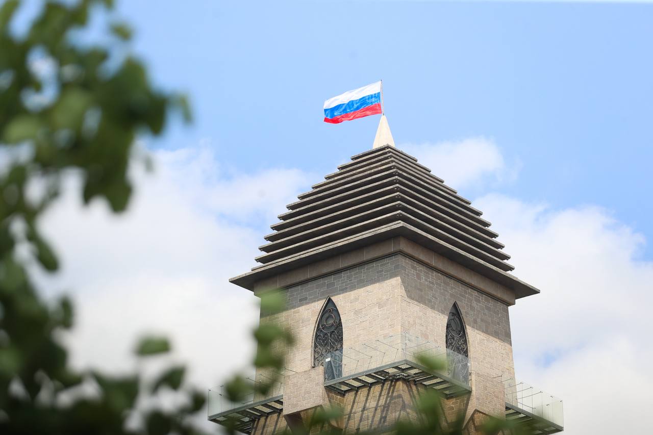 Самбистам России вернули право выступать под флагом страны на международных турнирах