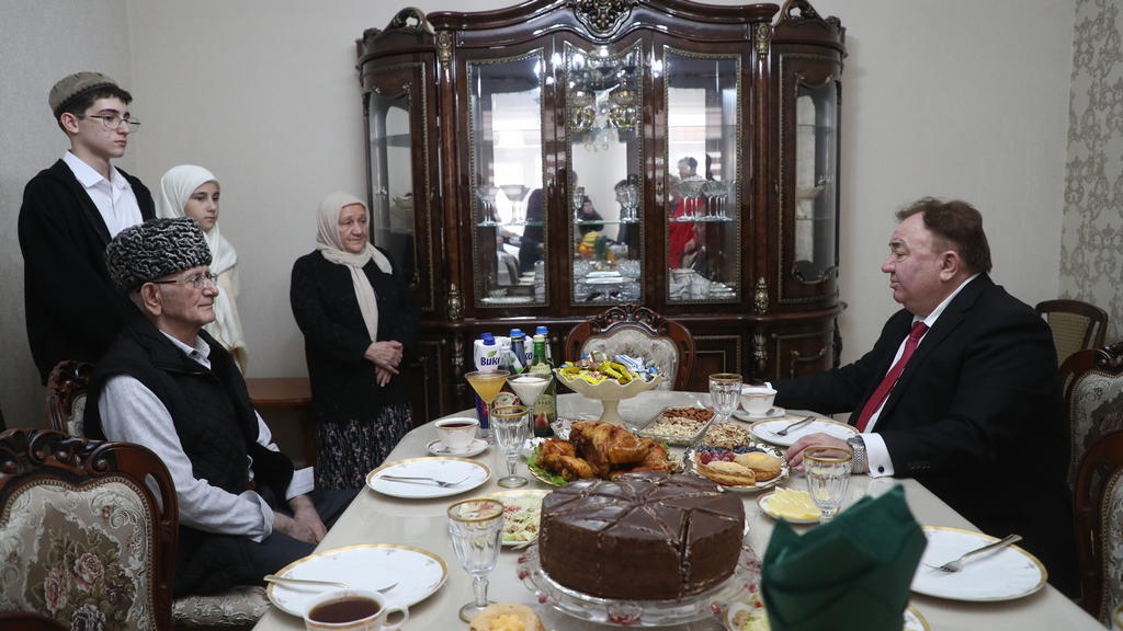 Глава Ингушетии навестил семьи защитников Отечества