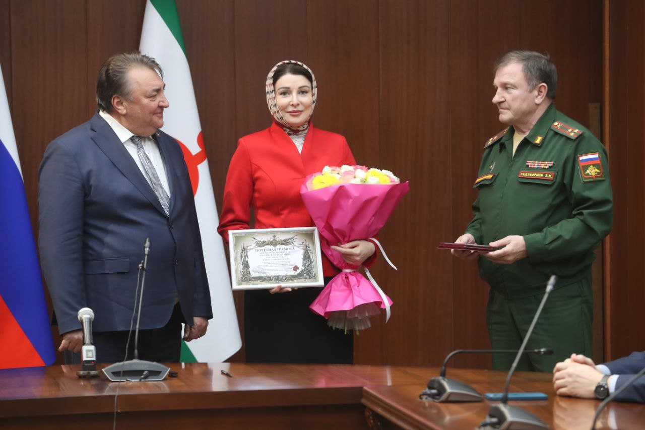 В Правительстве Ингушетии наградили за гуманитарную помощь в условиях СВО