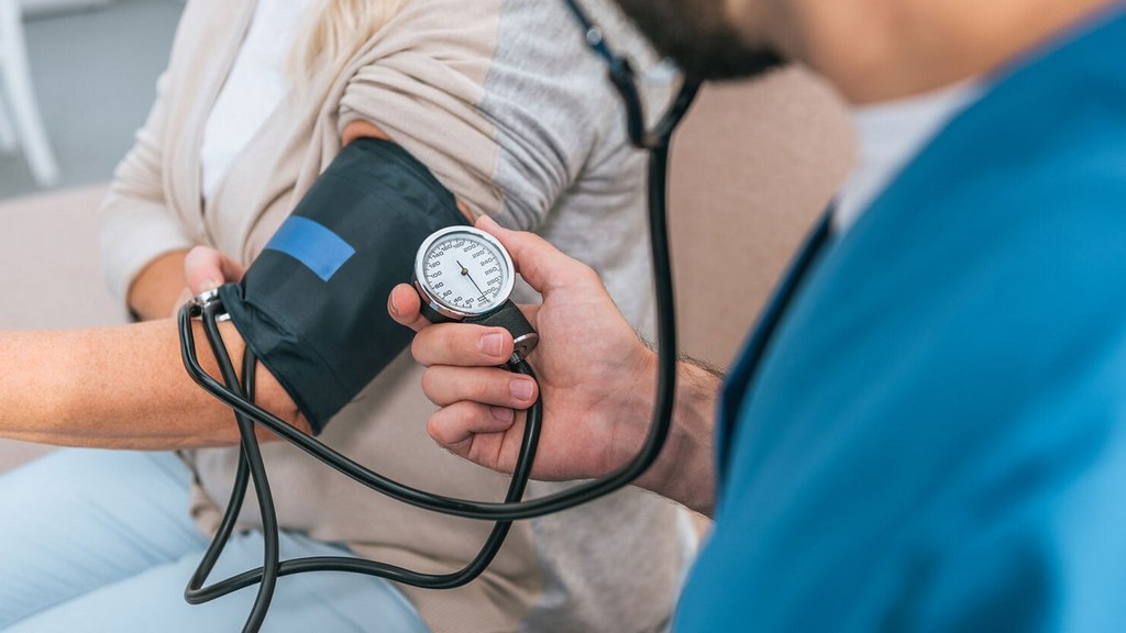 Более 285 тысяч жителей Ингушетии планируют охватить профосмотрами в 2026 году