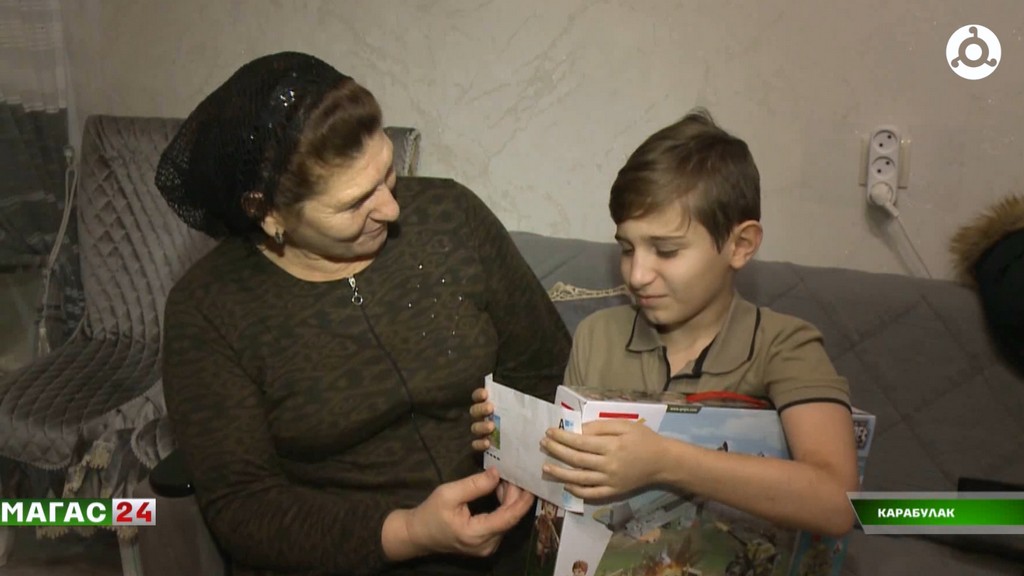 Ингушские полицейские поздравили с днем рождения юного жителя Карабулака