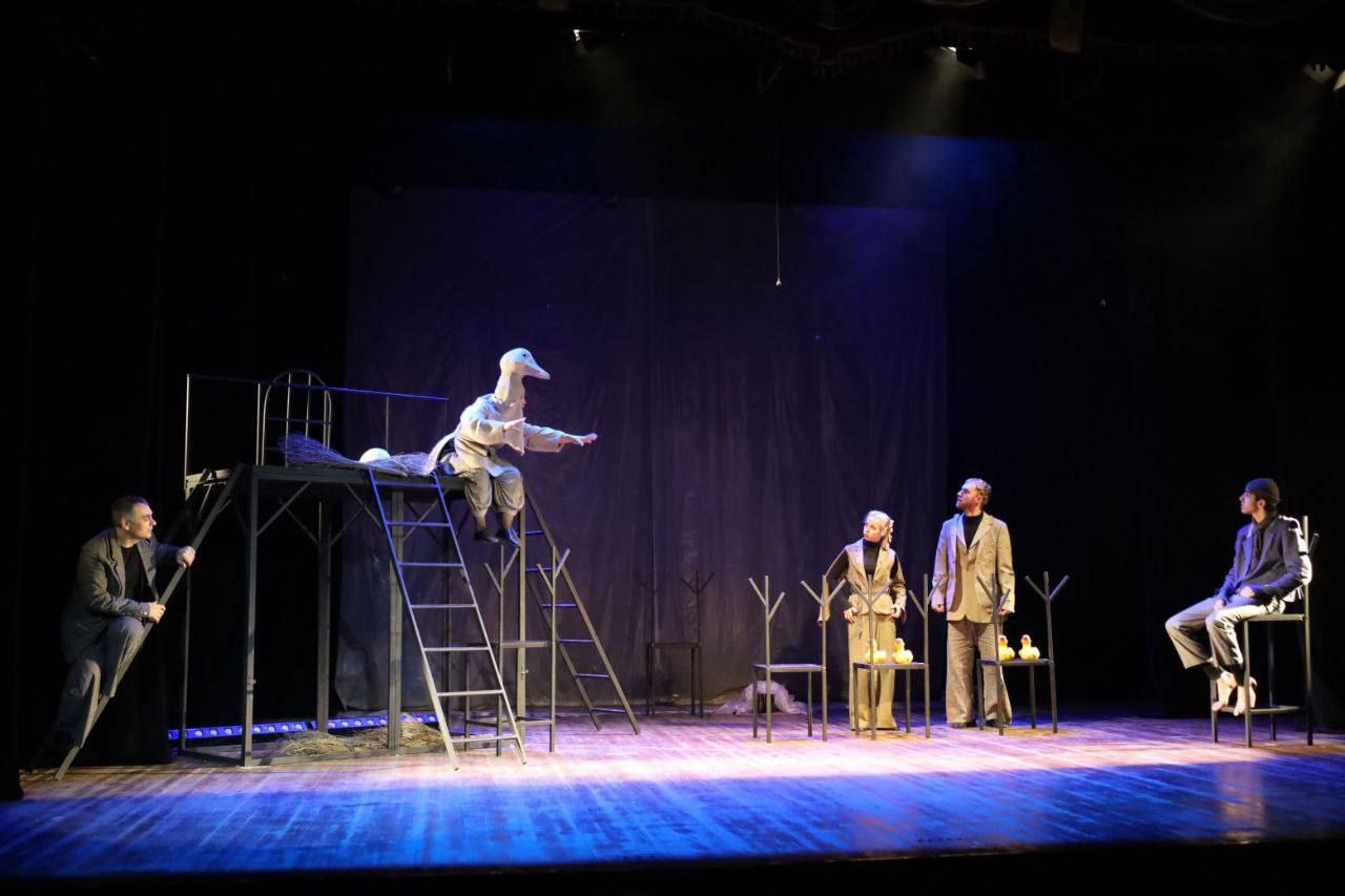 Спектакль ТЮЗа Ингушетии "Гадкий утёнок" в числе 100 лучших спектаклей страны