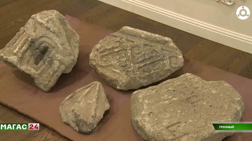 Музей Чечни передал Ингушетии каменные артефакты храма "Тхаба-Ерды"