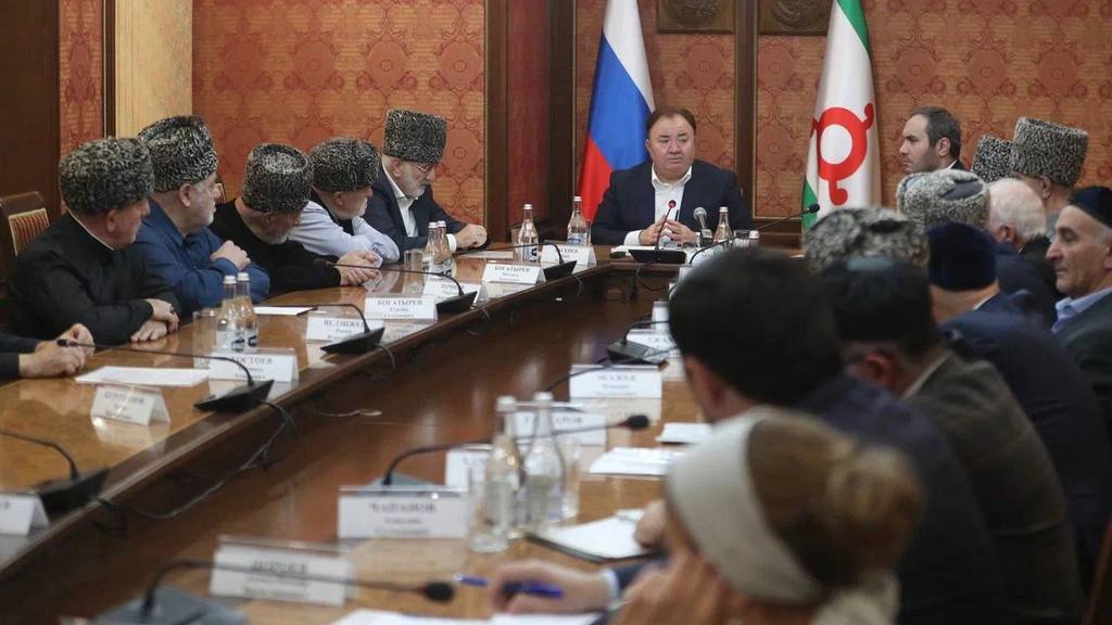 Глава Ингушетии провел встречу с представителями Совета старейшин республики