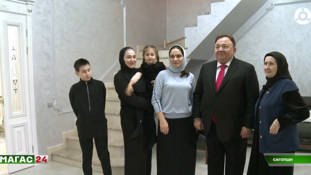 Глава Ингушетии навестил семью Героя России Мустафы Бокова