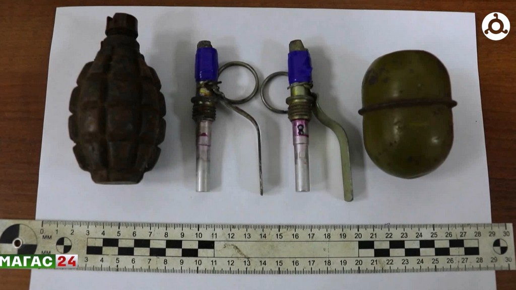 Житель Малгобека добровольно сдал боеприпасы местным полицейским