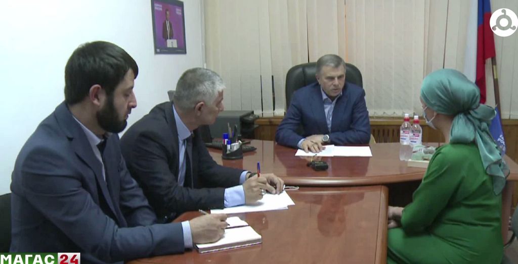 Путин наградил сенатора от Ингушетии Белана Хамчиева орденом "За заслуги перед Отечеством"