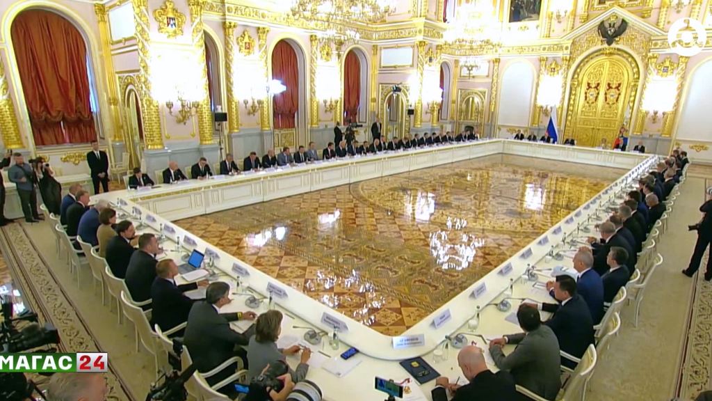 Путин поручил перенести сроки погашения бюджетных кредитов, регионы получат дополнительные 100 млрд рублей ежегодно