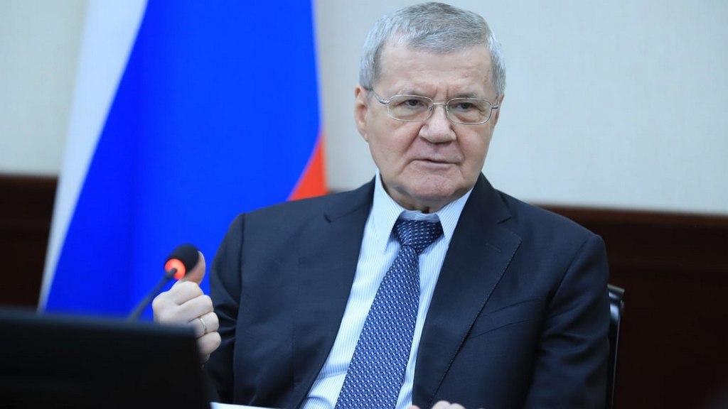 Юрий Чайка поздравил жителей СКФО и всей России с Днём Победы