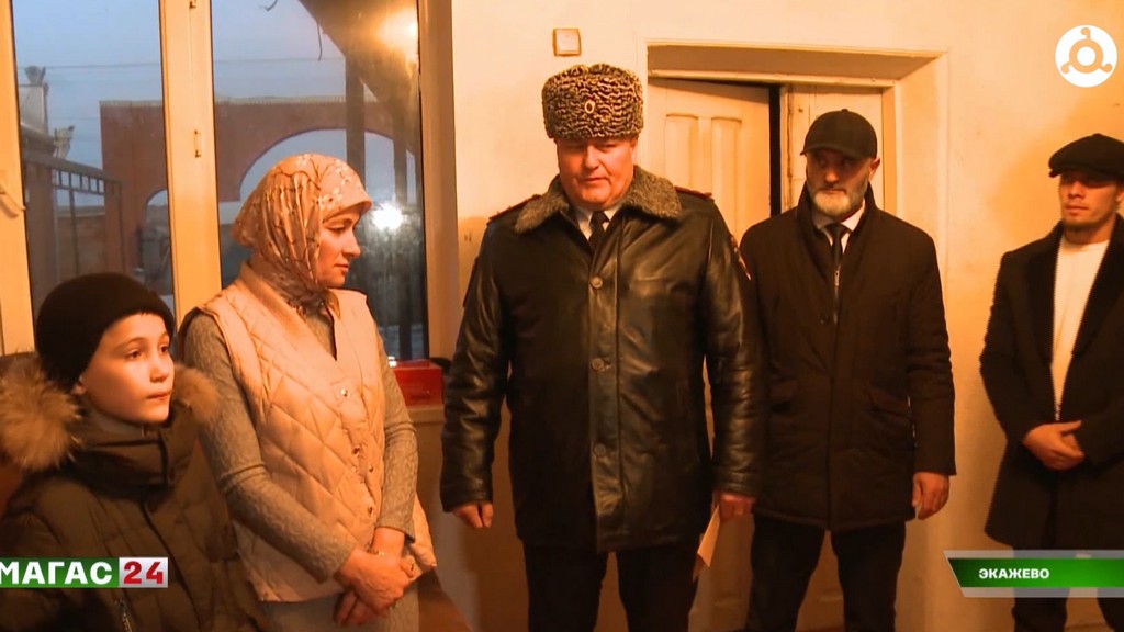 Сотрудники МВД Ингушетии посетили семью бойца, пропавшего без вести в зоне СВО