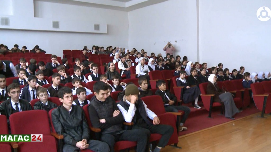 В Ингушетии проходят кинопоказы в рамках кинофестиваля "Золотая Башня"