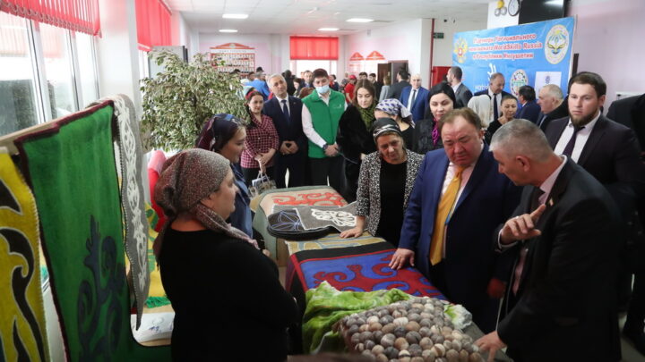 Махмуд-Али Калиматов посетил открытие регионального чемпионата WorldSkills Russia.