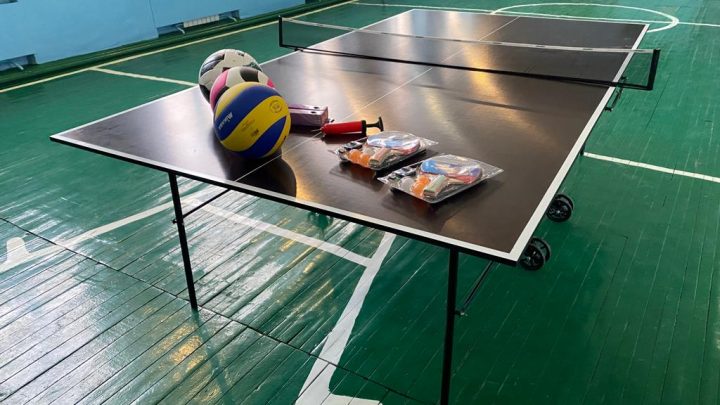 Россельхозбанк приобрел спортивный инвентарь для школы в Назрани