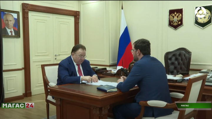 Калиматов встретился с руководителем Росреестра региона Андреем Борисовым.