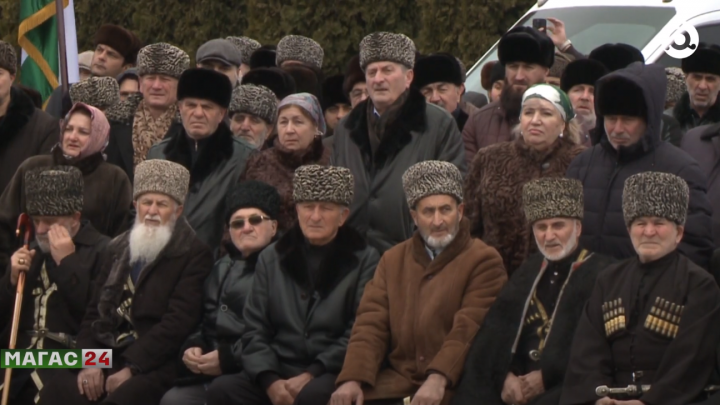 В Ингушетии прошёл траурный митинг, посвящённый памяти жертв депортации 1944 года.
