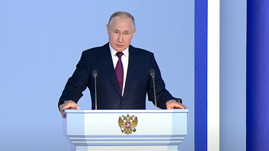 Послание президента Росси Владимира Путина Федеральному Собранию в этом году стало рекордным по продолжительности – 2 часа 6 минут.