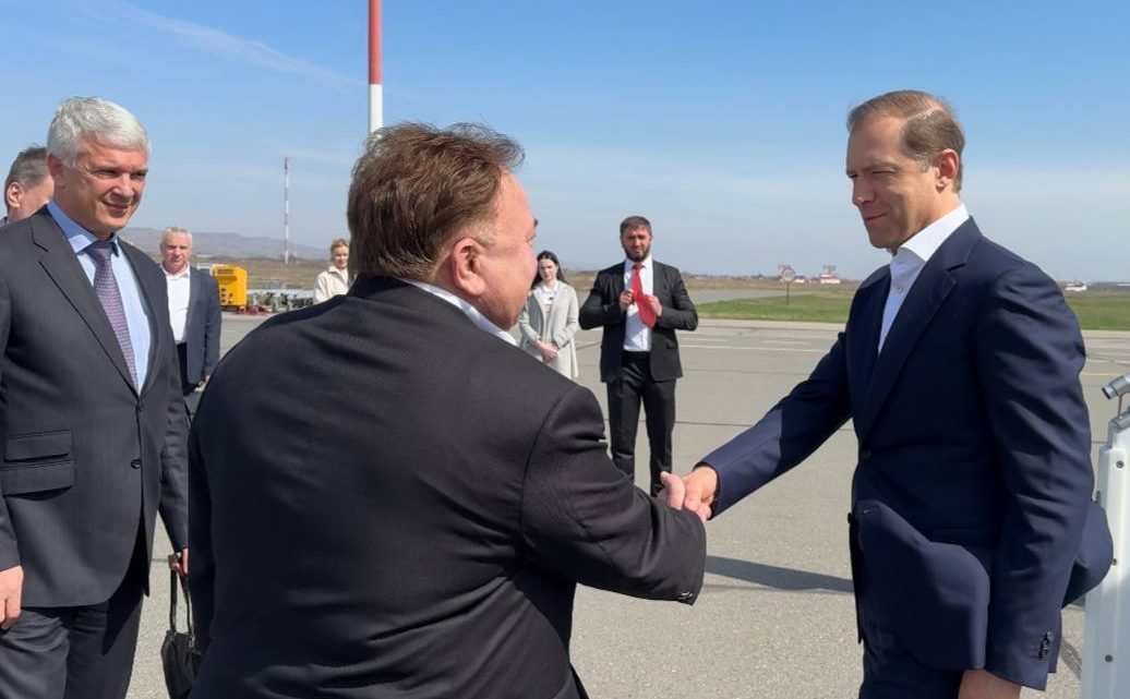 В Ингушетию с рабочим визитом прибыл заместитель председателя Правительства России, министр промышленности и торговли Денис Мантуров.