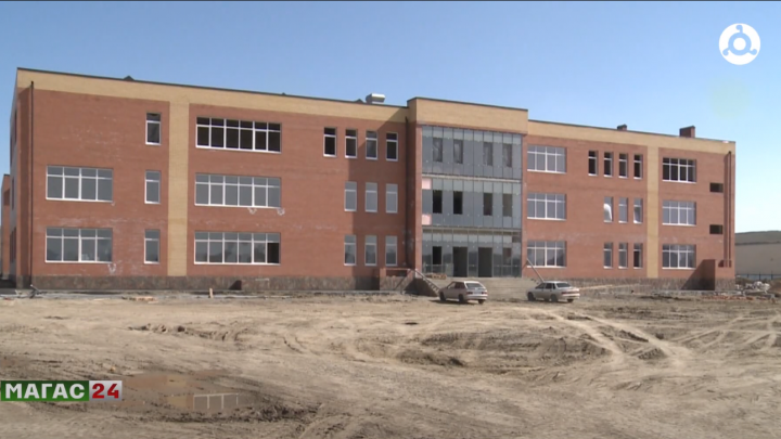В селении Верхние Ачалуки строится школа на 420 мест.