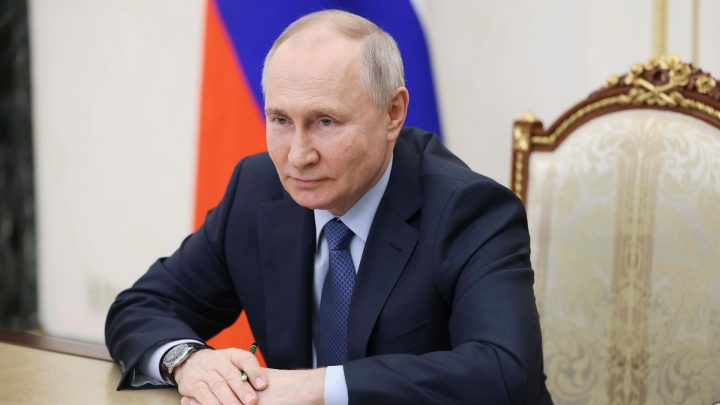 Владимир Путин поздравил главу Ингушетии с днем рождения.