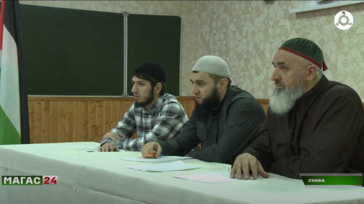 В школе хафизов Сунжи прошёл конкурс чтецов Корана.