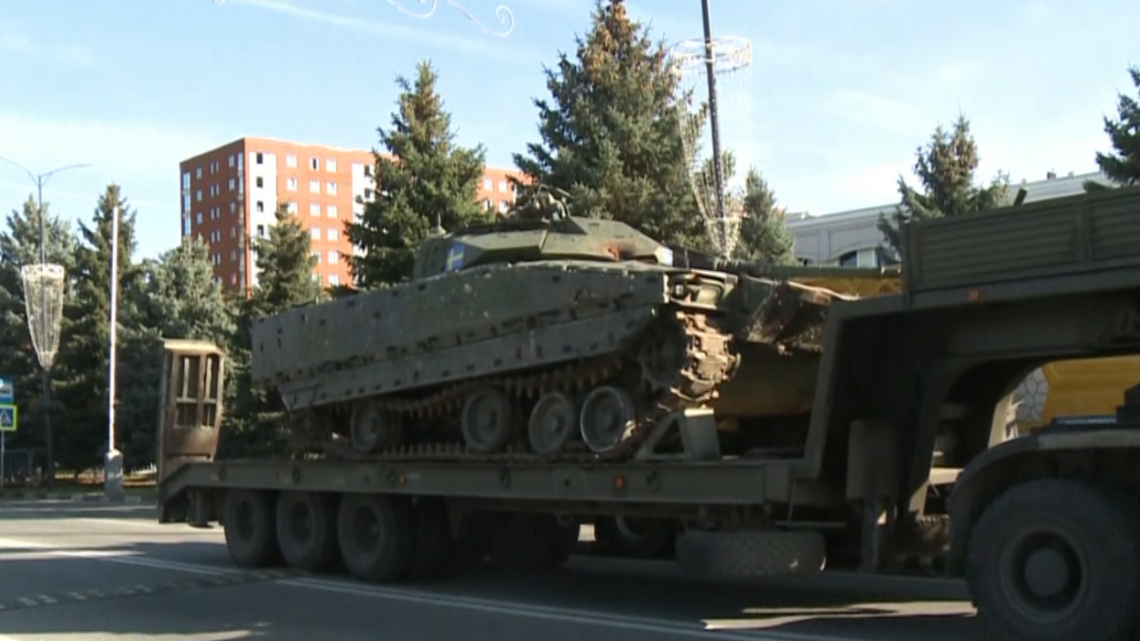 В Магас доставили трофейную боевую технику стран НАТО.